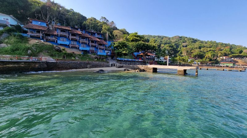 Vista aérea da Pousada Angra Fashion e da Ponta Leste